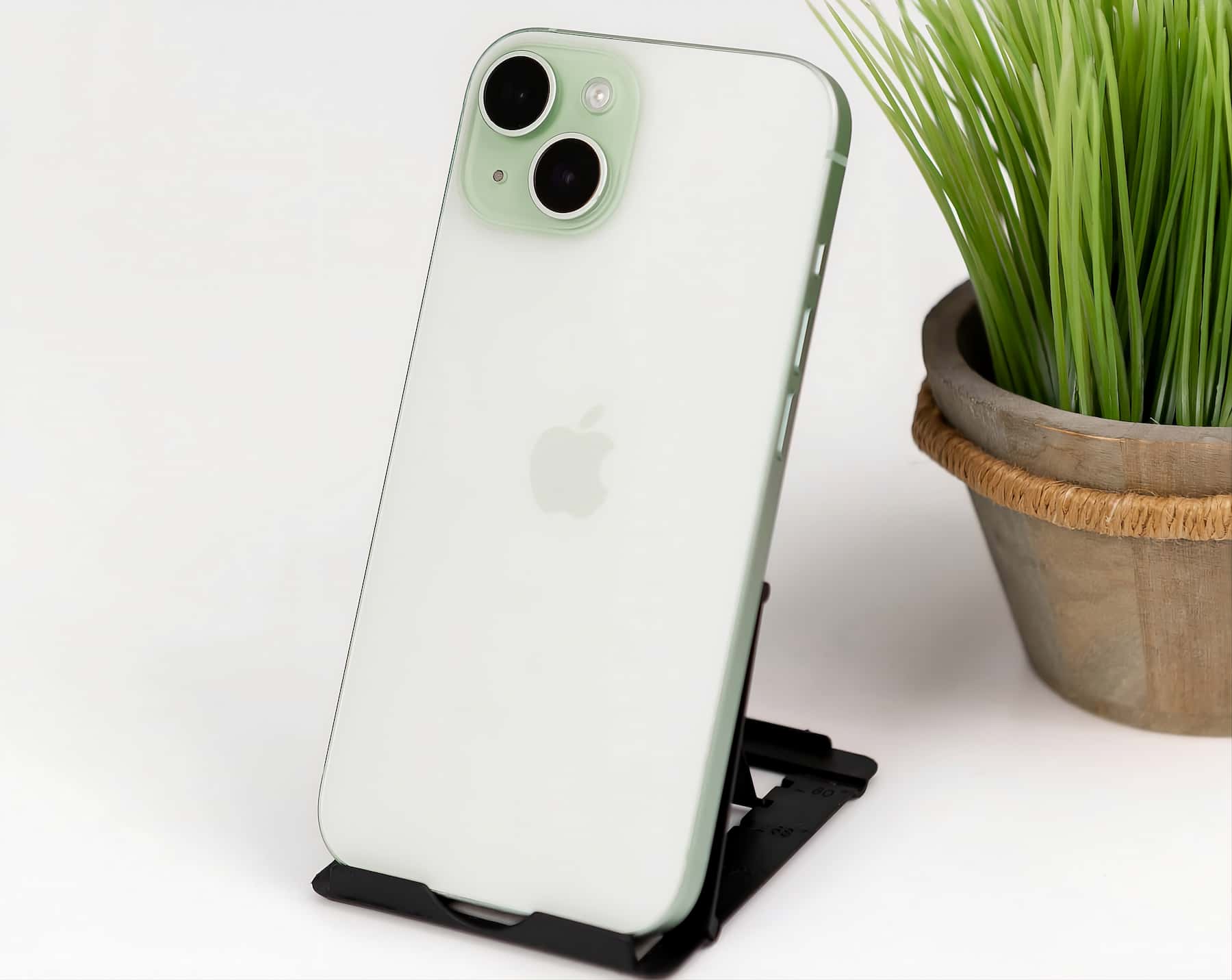 ᐈ б/у iPhone 15 Plus 128GB Black (MTXR3) — купить в Украине от